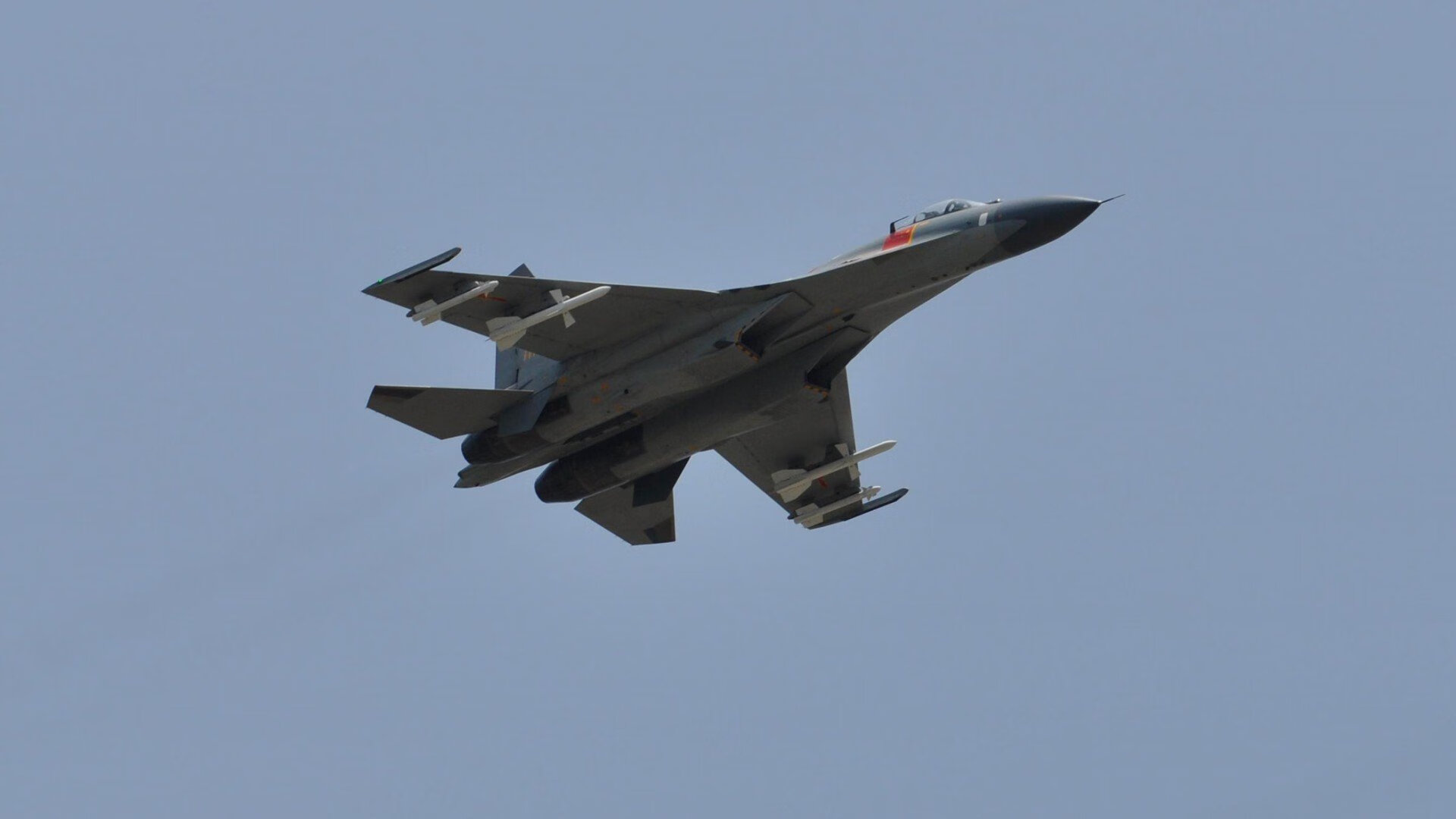 传奇的双重奏，草根逆袭与英雄登场