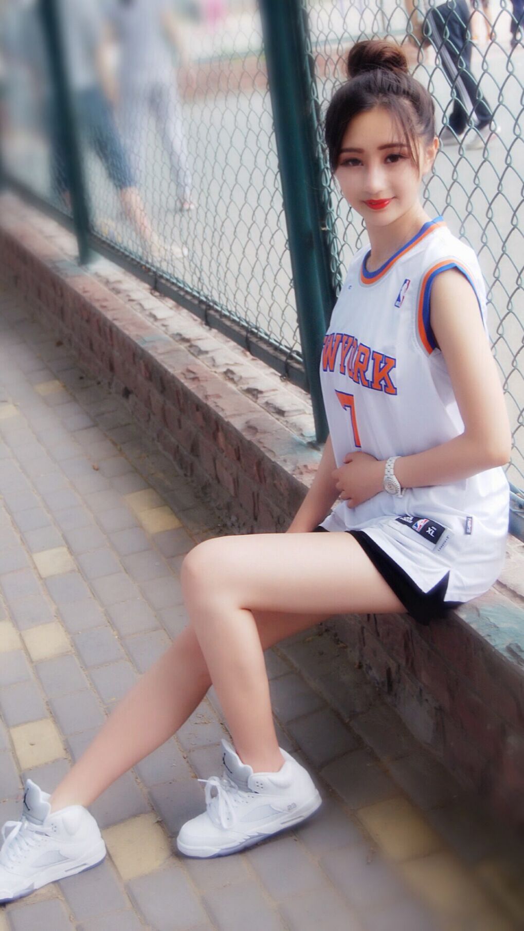 血拼战场与记忆回响，当快船死磕鹈鹕，克莱的幽灵在总决赛游荡