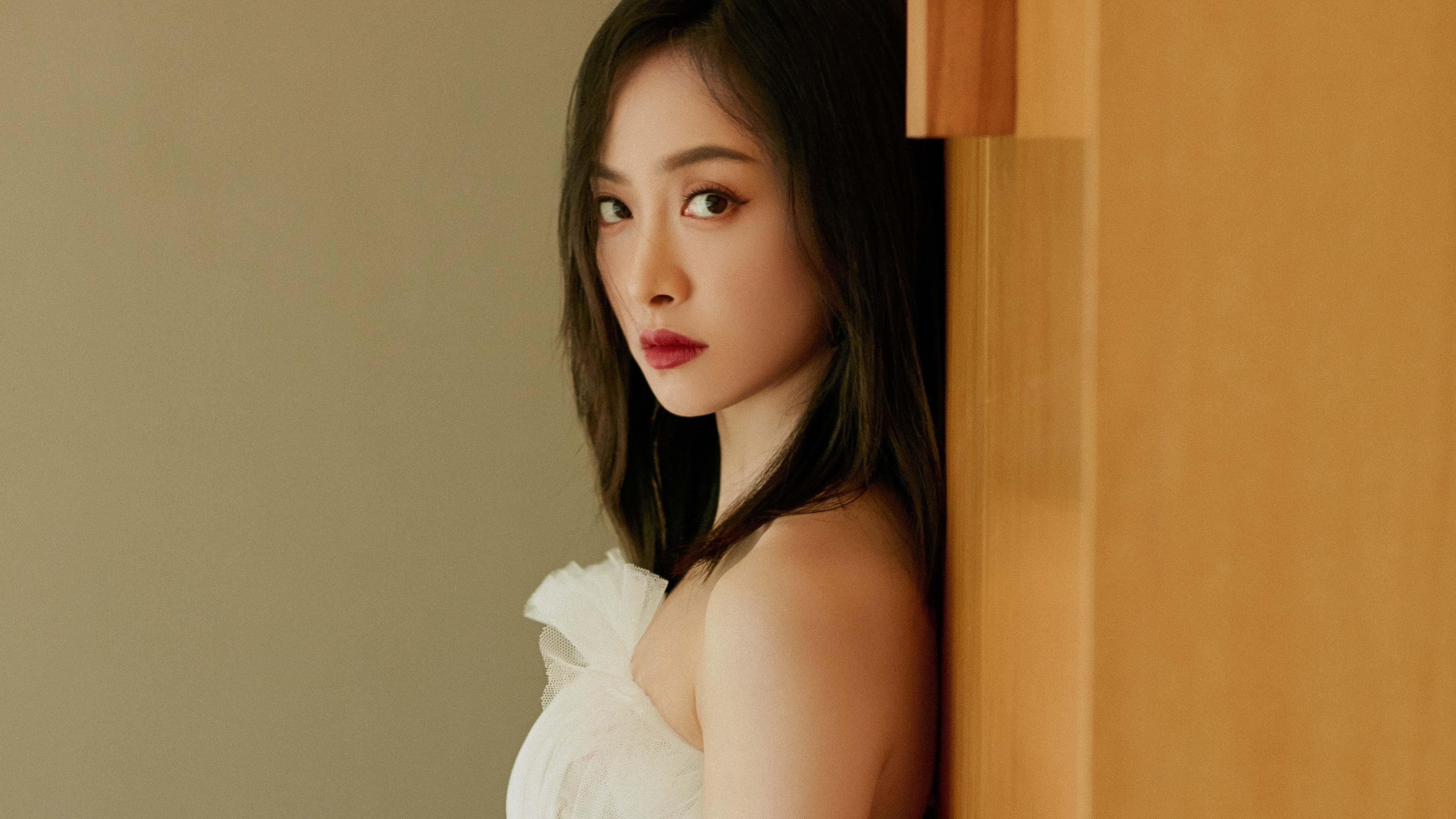 红蓝军团横扫北欧，本泽马谱写里程碑