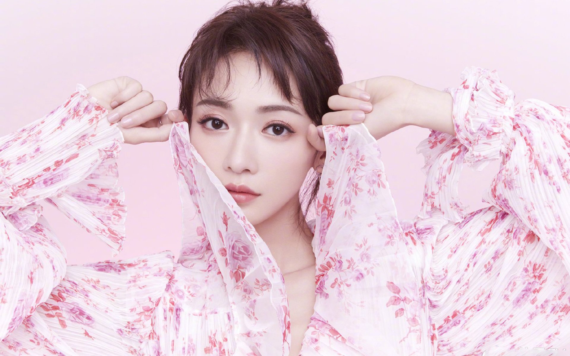 篮球的两极,当塔图姆的利刃遇上尼克斯的铁壁