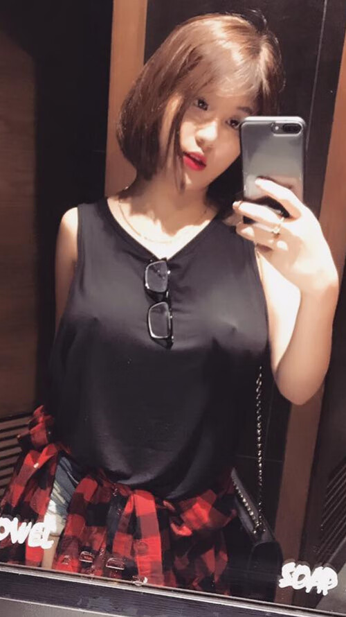 黄金一刀，马里决胜局爆发，比利亚雷亚尔夜空下的红色逆袭