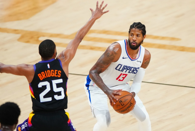 乔治完成里程碑,活塞单节拉开勇士 乔治完成里程碑,活塞单节拉开勇士