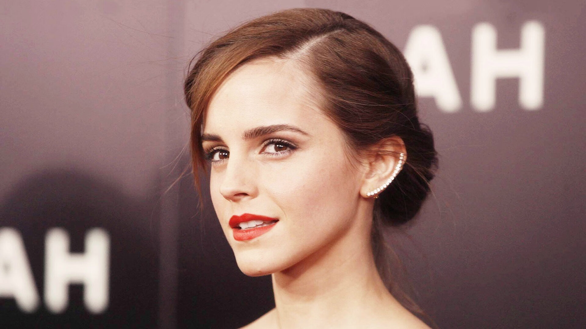 德甲争冠白热化，塞内加尔足球震撼欧洲，足球世界的重心正在迁移？