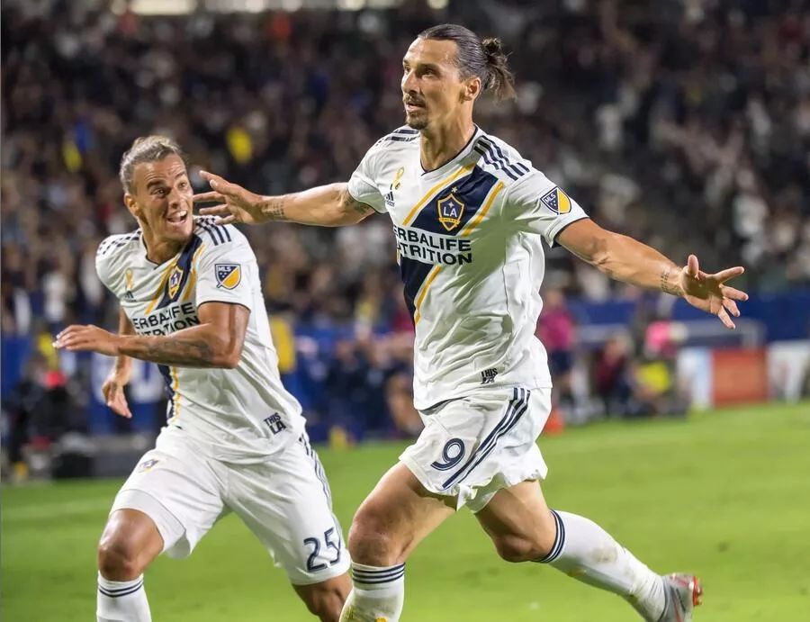 伊布防守端锁死对手,德国全面压制马赛 伊布防守端锁死对手,德国全面压制马赛